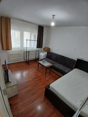 Garsoniera cu balcon, etaj 1, Cotu Mic