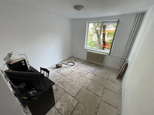 apartament 3 camere decomandat parter zona 1  - imagine 2