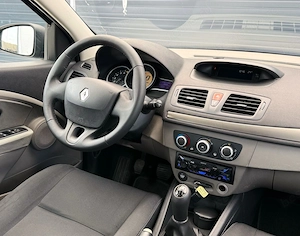 Renault Megane 1.6 16V 100 Authentique - imagine 11
