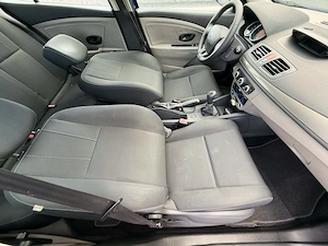 Renault Megane 1.6 16V 100 Authentique - imagine 14