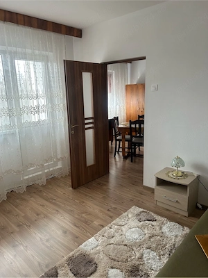 PROPRIETAR vând apartament 2 camere semidecomandat,ultracentral ( George Apostu ),Bacau. - imagine 3