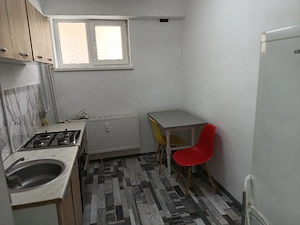 Vând apartament cu doua camere situat pe strada Oituz 