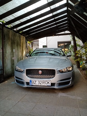 Jaguar XE achizitionata de noua din reprezentanta Jaguar prima inmatriculare 2019  variante-schimb 