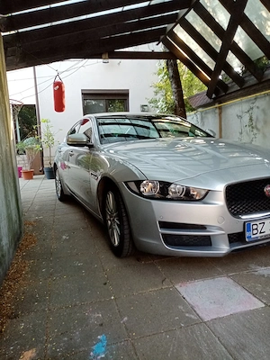 Jaguar XE achizitionata de noua din reprezentanta Jaguar prima inmatriculare 2019  variante-schimb  - imagine 3