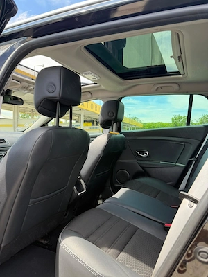 Renault Megane 3 BOSE Edition 2014 132cp - imagine 4
