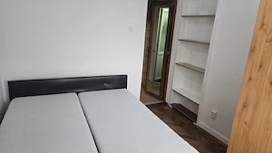 Inchiriez apartament cu 2 camere in Deva, Bld. Dacia, parter, intrari separate, balcon,  - imagine 10