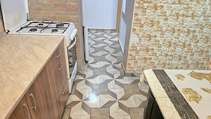 Inchiriez apartament cu 2 camere in Deva, Bld. Dacia, parter, intrari separate, balcon,  - imagine 5