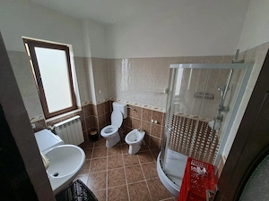 Închiriez apartament mobilat zona  fosta autogară  - imagine 6