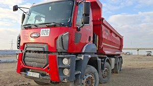 autobasculante 8x4 