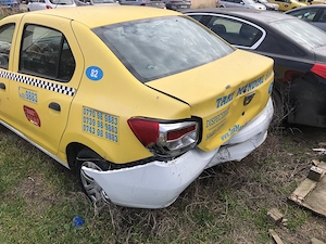 Vand Dacia Logan 2013  1.2 GPL  avariat in spate 