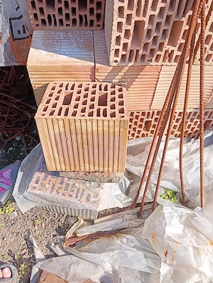 Cărămidă nouă la jumătate de preț 