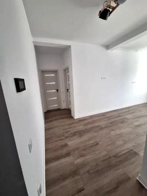 De vanzare apartament 2 camere si curte proprie 90 mp - imagine 4