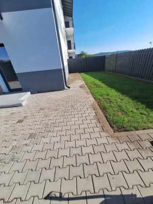 De vanzare apartament 2 camere si curte proprie 90 mp - imagine 2