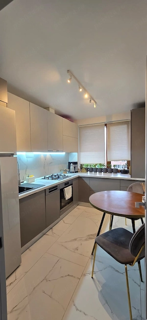 Apartament 2 -  camere proaspat renovat - imagine 3