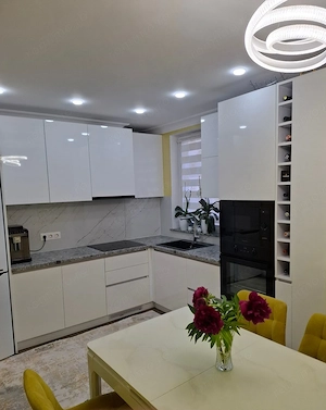Apartament de 2 camere de vanzare in zona Aparatorii Patriei  - imagine 2