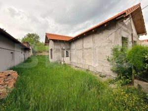 Casa la rosu de vanzare in Aiud-90mp+ teren 650mp - imagine 3
