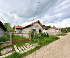 Casa la rosu de vanzare in Aiud-90mp+ teren 650mp