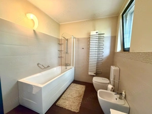 Vila cu 4 camere cu lift, jacuzzi și terasă panoramică tip penthouse - imagine 12