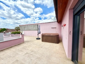 Vila cu 4 camere cu lift, jacuzzi și terasă panoramică tip penthouse - imagine 14
