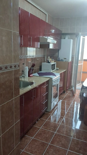 Proprietar vind apartament cu trei camere  - imagine 9