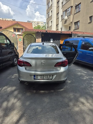 vând Astra j 2018 luna9 - imagine 6