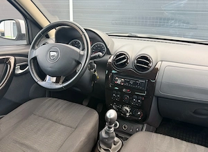 Dacia Duster dCi 110 FAP 4x4 Laureate - imagine 13