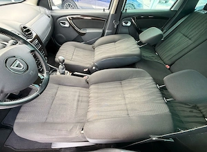 Dacia Duster dCi 110 FAP 4x4 Laureate - imagine 14