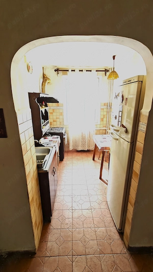 De vânzare apartament 3 camere la preț de 2 camere - imagine 3