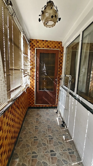 De vânzare apartament 3 camere la preț de 2 camere - imagine 4