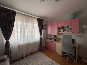 Proprietar   vând apartament 3 camere spatios  - imagine 4