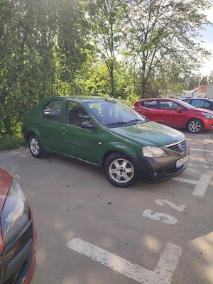 vând Dacia Logan motor de 1 4 benzina acte valabile mașina merge perfect fara probleme  - imagine 3