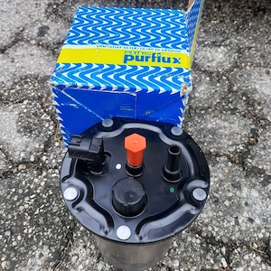 oglindă stingă brat lung   .    grilă fata.  capace roti originale.  filtru motorina carcasă  - imagine 5