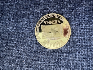 Moneda Suvenir Viena Hundertwasser Village Finisaj Auriu