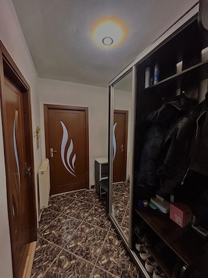 Vând apartament semidecomandat 2 camere - imagine 2