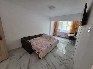Închiriez garsonieră regim hotelier ! 
