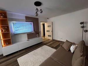 Inchiriez Apartament 3 camere decomandat, aproape de centru