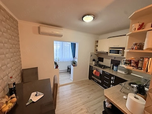 Vând apartament 3 camere  - imagine 3