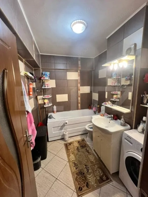 Comision 0! Apartament cu 3 camere, 2 bai, 67 mp, lift, zona central Apahida  - imagine 5