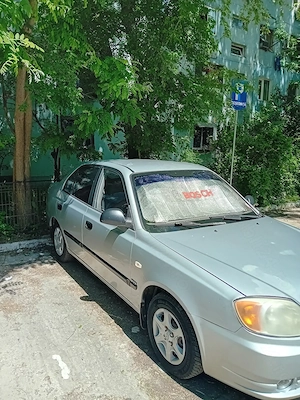 Hyundai Accent  - imagine 2