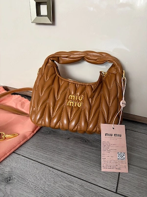 Geantă Miu Miu Matelassé Camel Elegantă