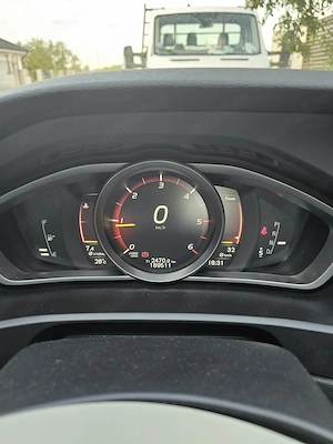 Volvo V40 anul 2018 stare impecabila  - imagine 5