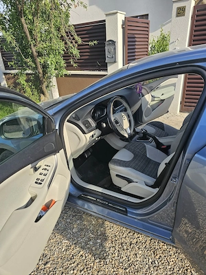 Volvo V40 anul 2018 stare impecabila  - imagine 3