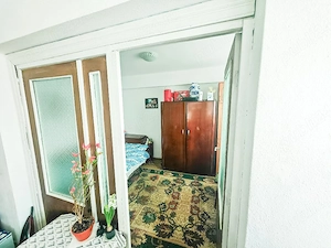 Proprietar , vand apartament 3 camere  - imagine 2