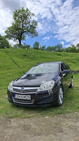 vand masina opel astra H 