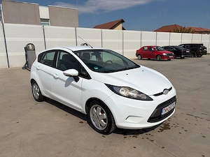 Ford Fiesta inmatriculat - imagine 2