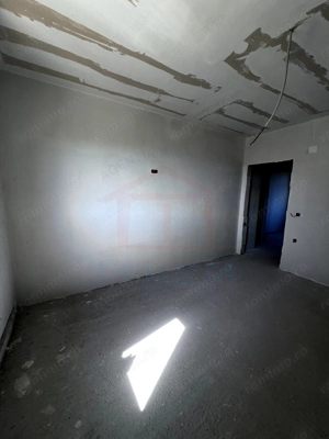 Vanzare casa P+M in Sendreni( in spatele Primariei), pret 99 000 euro - imagine 17