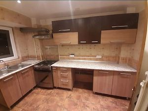 Închiriez apartament 3 camere la piata 1 Mai 