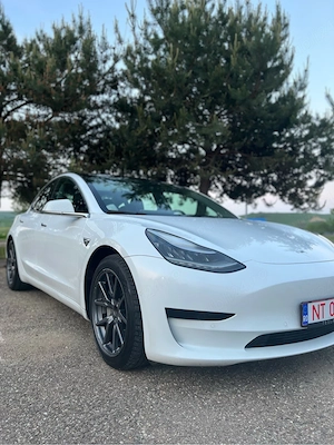 Tesla Model 3 Standard Range Plus | 2020 | Autopilot | model 2  km