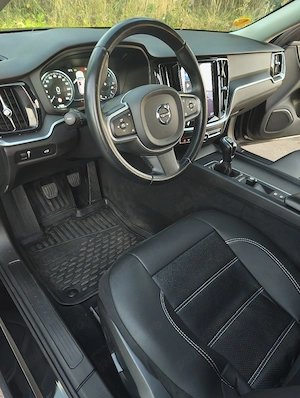 Volvo V60 D3 2019 cutie manuală  - imagine 3