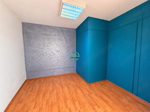 Vand spatiu comercial in Tudor, Blv. Pandurilor suprafata utila 33 mp - imagine 3